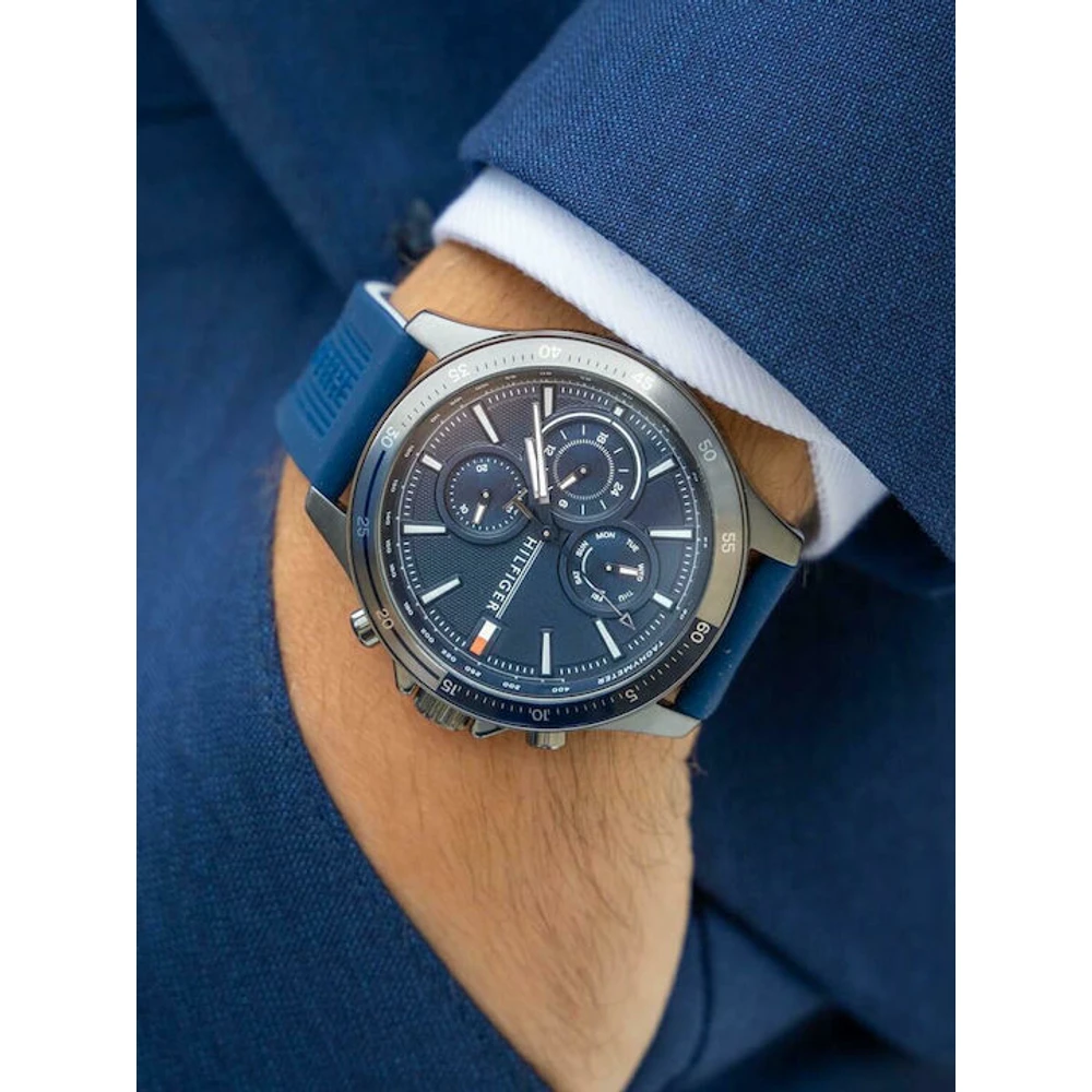 7613272379304-tommy-hilfiger-bank-46mm-1